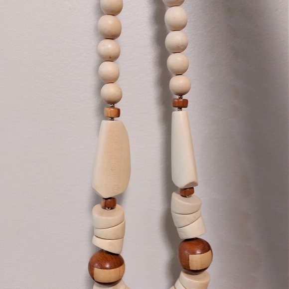 FASHION JEWELRY Women's Various Shapes Wood Beads - Ivory/Brown/Tan - NWOT - Picture 4 of 7